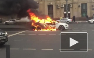 В Москве горящая BMW парализовало Садовое кольцо