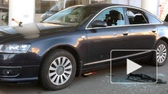 Гараж News: В Купчино Audi изрубили двумя топорами