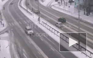 Страшное видео: в Красноярске машина на полной скорости сбила девочку