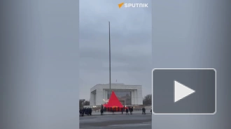 В Бишкеке подняли новый вариант государственного флага Киргизии