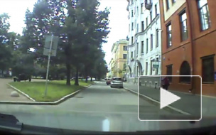 На улице Восстания 15-летнюю девочку сбили на пешеходном переходе