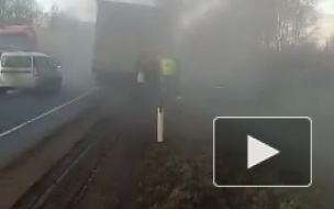 Видео: на Таллинском шоссе горит фура