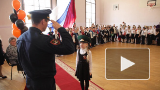 Видео: в Выборге прошел "Парад в начальной школе" 