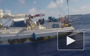 Видео из США: Военные спасли незадачливых яхтсменок, которые дрейфовали 5 месяцев в Тихом океане