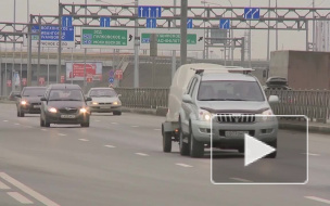 В Колпино водителя пришлось вырезать из искореженного автомобиля