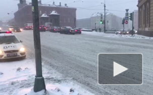 На Старопетергофском проспекте ПАЗ сбил пешехода: петербуржец выжил