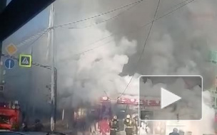 В Екатеринбурге дотла сгорела закусочная