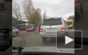 Видео из Читы: Маршрутка с пассажирами врезалась в грузовик и перевернулась