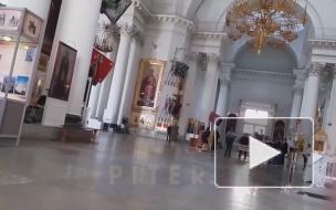 Видео: в Троице-Измайловском соборе прощаются с застреленным студентом СПбГУ