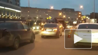 В Петербурге произошла авария с участием трех машин и мусоровоза