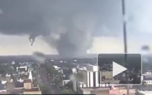 Очевидец снял ужасный торнадо в штате Алабама