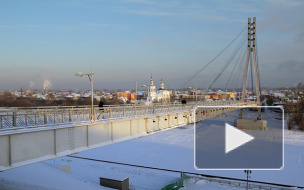 Девушка сбросилась с моста Влюбленных  в Тюмени