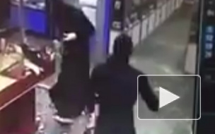 Дерзкое ограбление ювелирного в Татарстане попало на видео