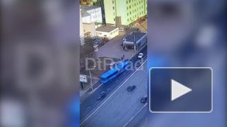 Автобус врезался в фонарный столб в центре Москвы