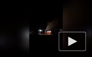 Очевидец снял пожар со взрывами у авторынка в Челябинске