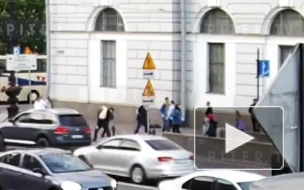 Молодые люди устроили массовую драку на Невском проспекте