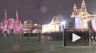 Минобороны опубликовало видео ночной репетиции парада на Красной площади