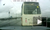 Обезумевший трамвай со знаком "!" потерял управление на Литейном мосту