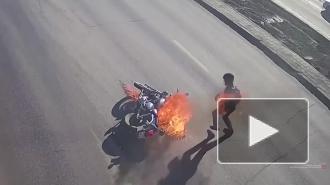 В Волгограде мотоциклист попал в ДТП и загорелся
