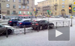 Появилось видео аномального града в Петербурге