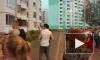 Подросток прыгнул с 5 этажа на глазах друзей