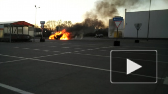 Очевидец снял горящий автомобиль в Рязани