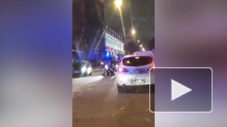 Видео: в Апраксином дворе загорелась вентиляция торгового комплекса