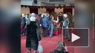 Церемония прощания с хоккеистом Тимуром Файзутдиновым прошла в Челябинске