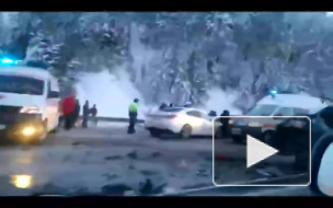 Авария в Ханты-Мансийске 05.02.2014: при столкновении 6 автомобилей погиб человек, есть пострадавшие