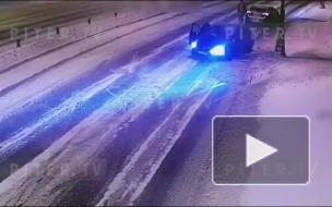 Водитель иномарки попал в больницу после столкновения с фонарным столбом на Каменноостровском проспекте