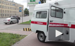 В Петербурге старушка вступила в бой с вооруженным грабителем и отбила свои сбережения