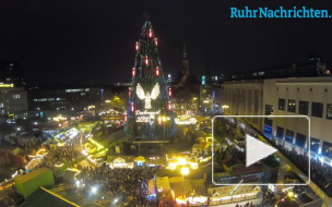 Видео: в Германии зажгли самую большую рождественскую елку в мире 