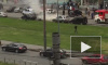 Видео: во Фрунзенском районе Петербурга загорелась бесхозная машина