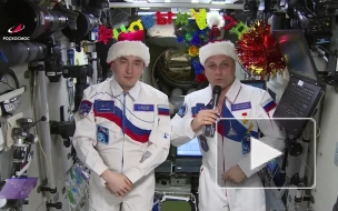 Космонавты Шкаплеров и Дубров поздравили россиян с наступающим Новым годом 