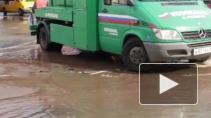 В Выборгском районе люди чуть не остались без воды: аварию на проспекте Художников ликвидируют к 12 часам 26 марта
