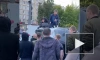 На проспекте Большевиков в серьезной аварии перевернулся грузовик 