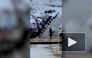 Российский траулер опрокинулся при спуске на воду в норвежском Киркенесе
