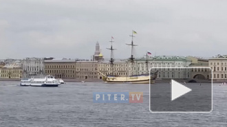 Корабль "Полтава" заметили около Дворцовой набережной