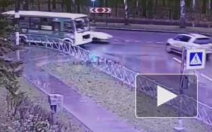 В Павловске отечественная легковушка влетела во внедорожник