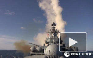 Крейсер "Варяг" отразил ракетный удар в Японском море