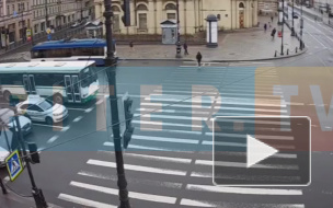 На пешеходном переходе у метро "Площадь Восстания" сбили пешехода