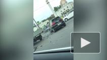 Иномарка вылетела на тротуар на Парашютной улице