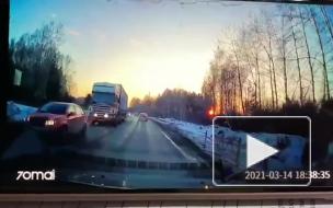 Пять человек погибли в ДТП с грузовиком в Свердловской области