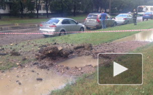 На Пражской прорвало трубу, в домах не было горячей воды