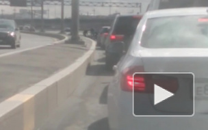 Два водителя подрались после ДТП около Литейного моста