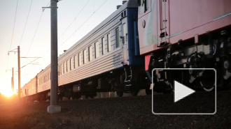 Пассажирам с верхних полок пояснили правила поведения в поездах дальнего следования