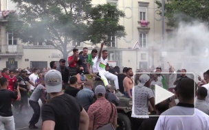 В Париже алжирцы разгромили магазин Dukati после победы сборной страны по футболу