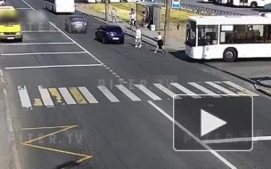 На Звездной улице в результате ДТП петербурженка попала под автобус
