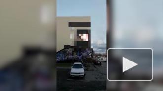 В Новосибирске на уличном экране пустили порно