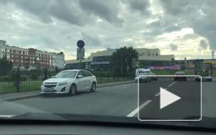 Иномарка сбила велосипедиста на перекрестке улиц Асафьева и Композиторов 